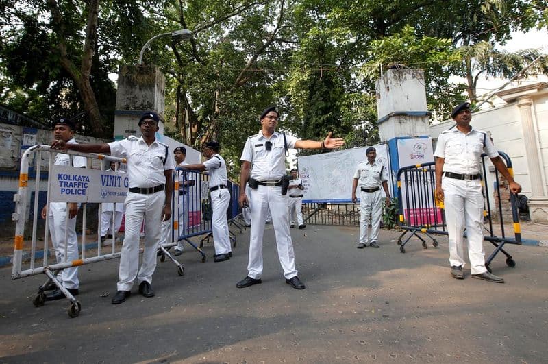 500 police personnel stage protest over deployment in COVID-19 containment zones