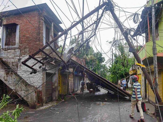 বিদ্যুৎ শূন্য এলাকায় জেনারেটর দিয়ে পরিষেবা স্বাভাবিক করার চেষ্টা, জানাল সিইএসসি