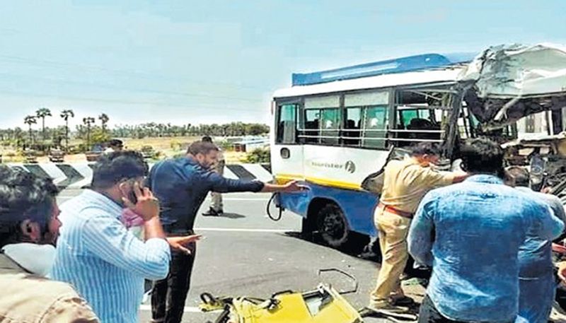 Migrant Workers Bus Accident At guntur