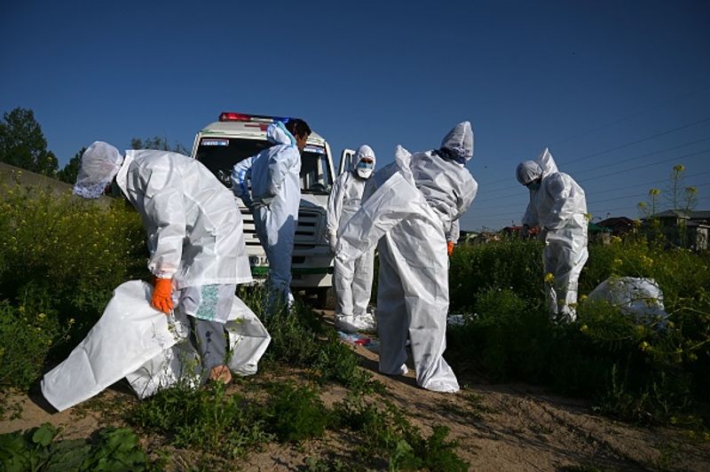 Coronavirus Spreads to 8 people from a deceased person in East Godavari district of Andhra pradesh