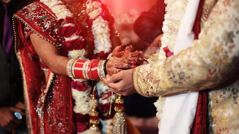 अपने घर से करीब साठ किमी तक पैदल चलने के बाद वह अपनी होने वाली ससुराल वैसापुर कन्नौज पहुंच गई। देर शाम उसे घर के बाहर देखकर दूल्हा और उसके घरवाले अचरज में पड़ गए। जब उससे पूरी जानकारी ली गई तब मामला सामने आया।