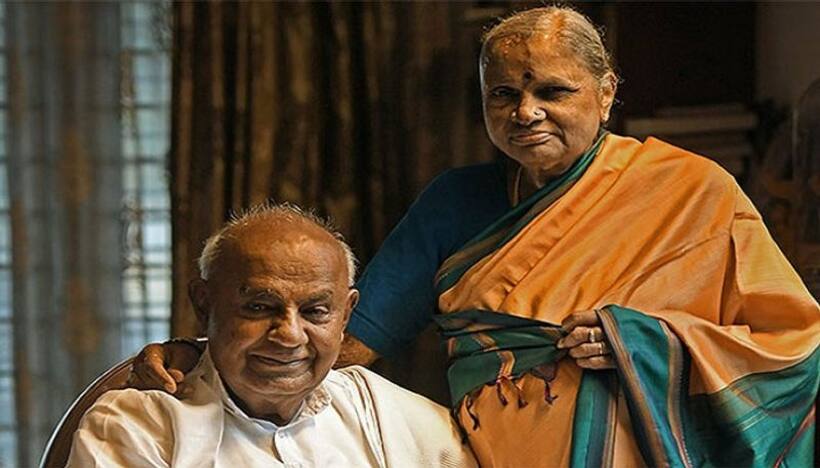 पूर्व पीएम एचडी देवेगौड़ा की पत्नी चेन्नम्मा को IT की नोटिस, पूर्व मंत्री बोले आकर देखे खेतों में क्या उगता