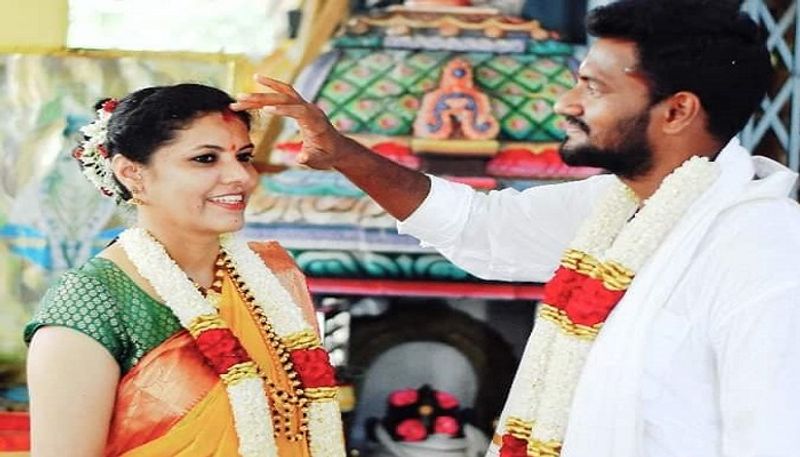 Sandalwood  Director Sumana Kittur ties the knot with Srinivas amidst the lockdown