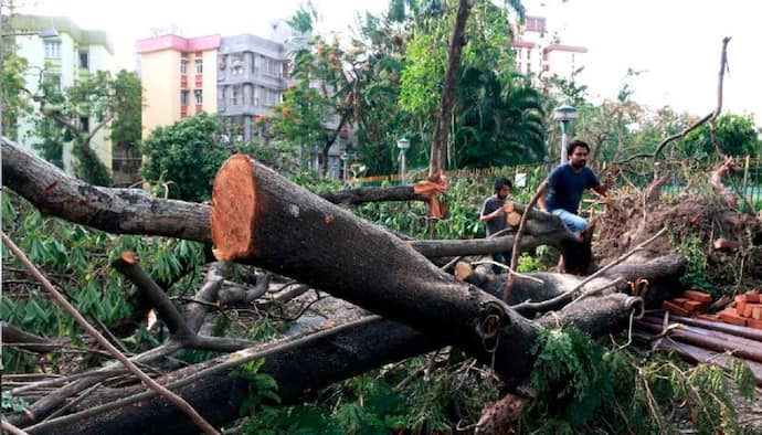 সাত দিনেও বিদ্যুৎ নেই এলাকায়, অস্থায়ী সংযোগে এসি-ফ্রিজ চালাতে মানা