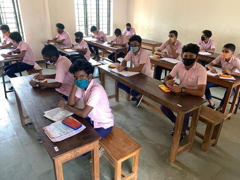 Student celebrate CM Edappadi palaniswami all pass announcement