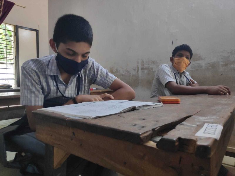 Not Mandatory to Wear Mask During SSLC Examination in Karnataka grg 