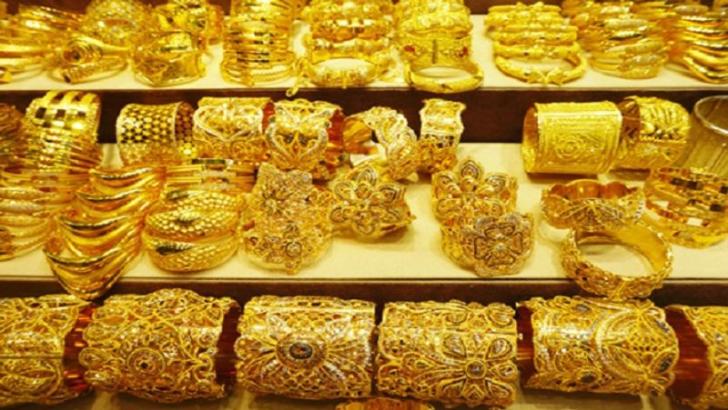 Gold prices today fall for third time in four days