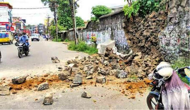 wall collapses on MC Road Municipal employee injured