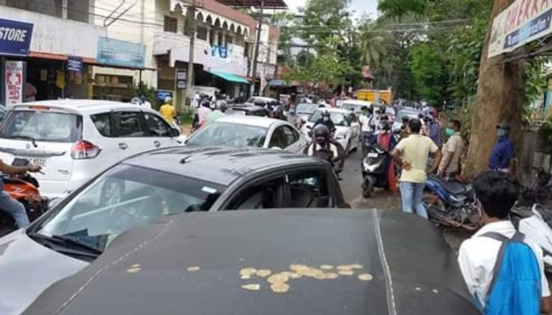 Covid 19 Lockdown people traveling without mask in Alappuzha