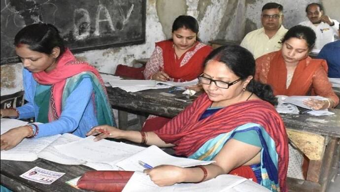 বিশ্ববিদ্যালয়ের চূড়ান্ত বর্ষের পরীক্ষা জট অব্যাহত, ৩ দিনের মধ্যে নোট দাখিলের নির্দেশ শীর্ষ আদালতের