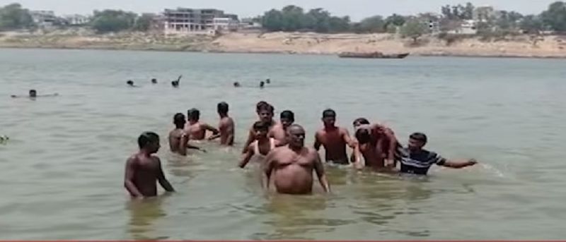 5 Teenagers Drrown In Ganga River While Filming For A TikTok Video