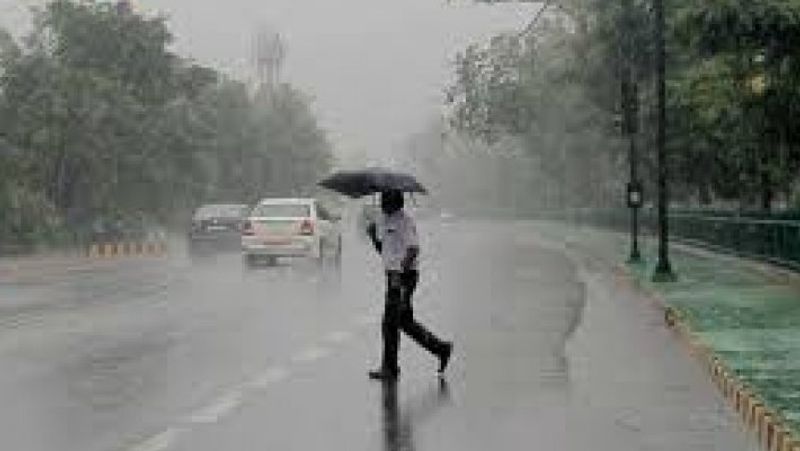 Heavy rain lashes in charmadi