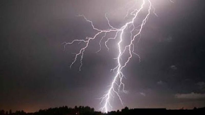 lighting and thunder warning issued in kerala ahead of cyclone approach