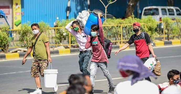 सरकार ने प्रवासी मजदूरों को घर पहुंचाने के लिए क्या-क्या किया? SC में हलफनामा दायर कर बताई पूरी बात