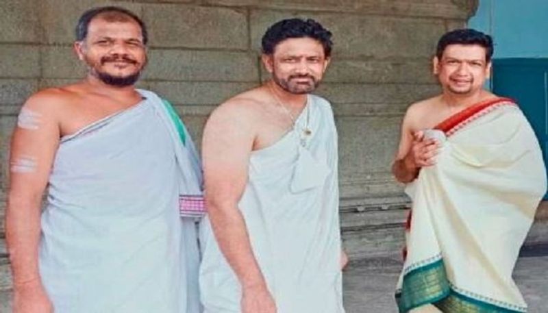 cricketer anil kumble and singer vijay prakash visits sringeri chikkamagaluru