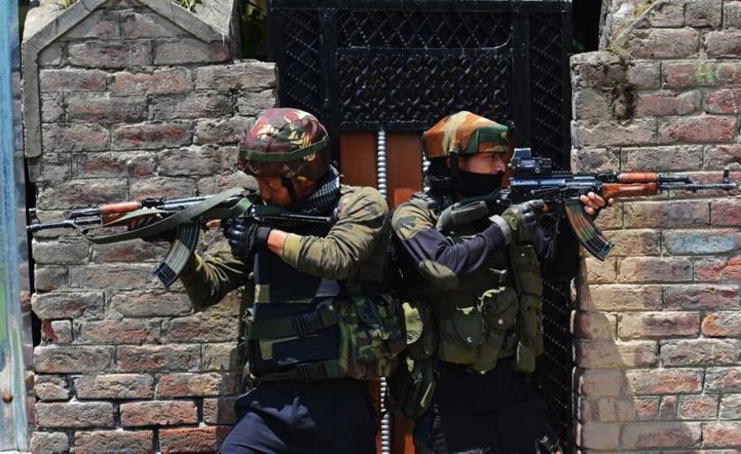 सुरक्षा बलों ने सीआरपीएफ के जवान और बच्चे की मौत का लिया बदला और मार गिराया आतंकी, मुठभेड़ में एक बहादुर जवान
