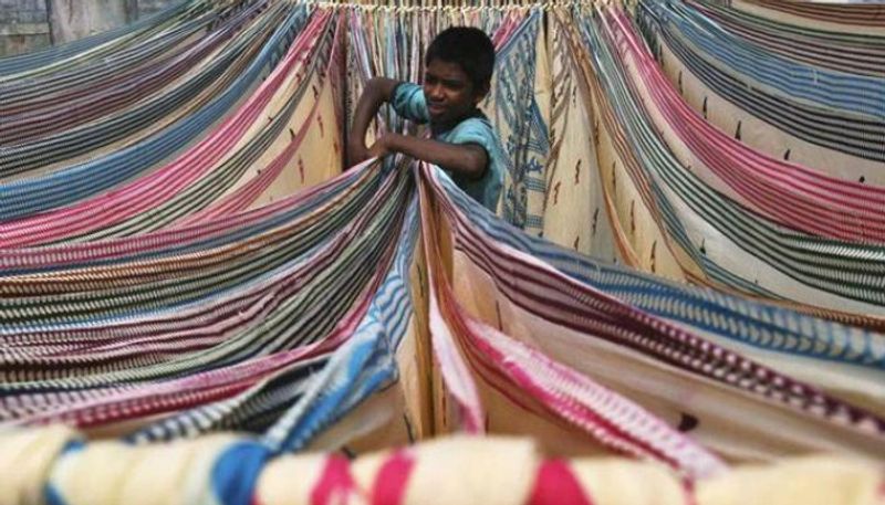 West Bengal: Mangla Haat traders submit memorandum demanding opening of market before Durga puja-dbr