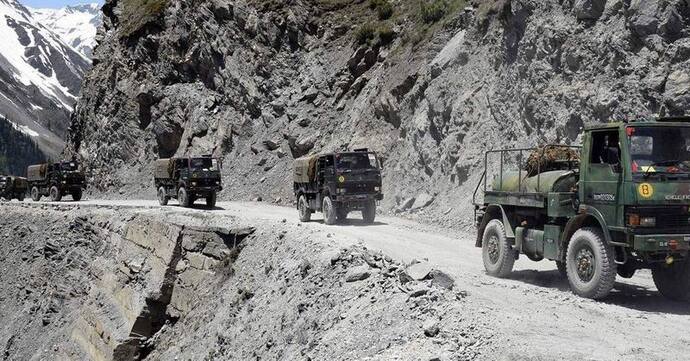 बॉर्डर पर बढ़ी हलचल, तीनों सेनाओं को अलर्ट पर रखने का फैसला, सीमा से सटे गांव खाली करवाने की तैयारी शुरू