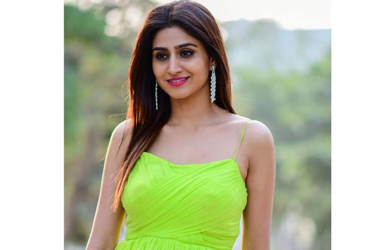 హాట్ ఫోటోలతో అలరిస్తున్న తెలుగమ్మాయి వర్షిణి | Telugu actress Varshini  Sounderajan Hot Photos - Telugu actress Varshini Sounderajan Hot - Asianet  News Telugu