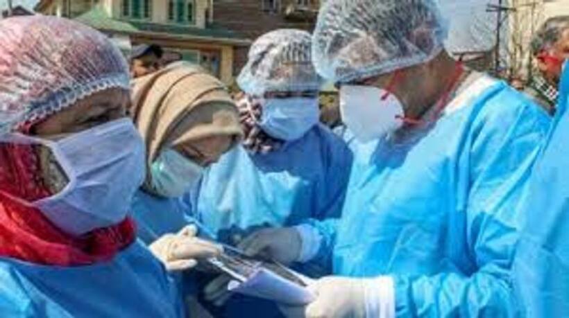 रोजाना 15 हजार पहुंचने वाले हैं कोरोना के मामले, चार लाख के करीब पहुंची संक्रमितों की संख्या