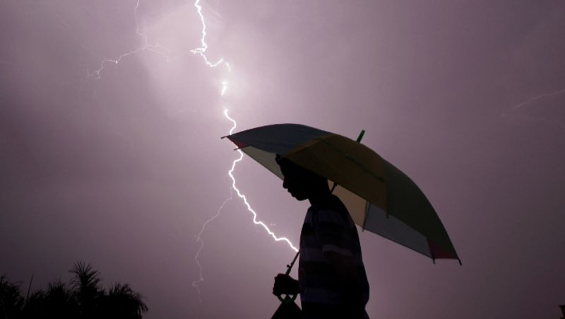 Three man killed in lightning strike Vijayanagar Ballari mah