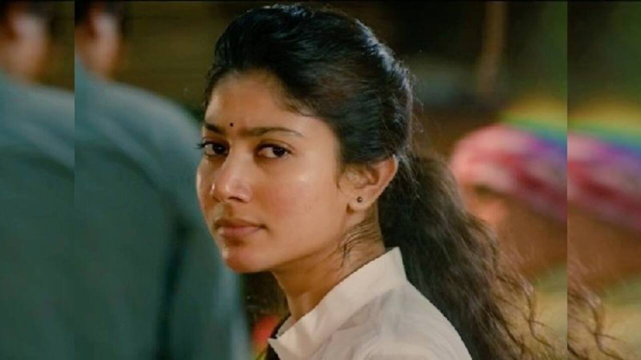 <p>Sai Pallavi has been busy with various projects in the South film industry. Her second Malayalam movie Kali was also loved by fans. She later shifted to Telugu movies and worked on the movie Fida, which became a blockbuster. She is currently busy with a handful of Tollywood projects.</p>
