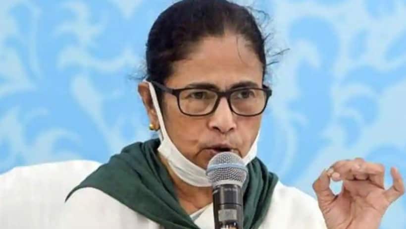 ममता ने खेला हिंदू कार्ड, ब्राह्मण पुजारियों को हर माह 1 हजार रु देने का ऐलान