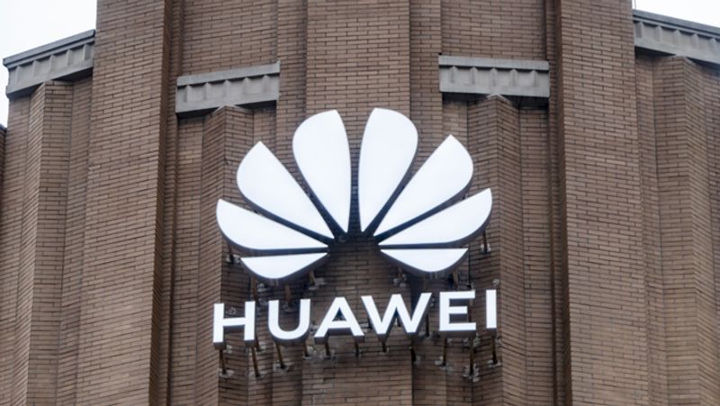 great Britain bans new Huawei 5G network installation