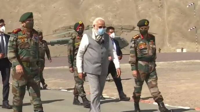 PM, NarendraModi, Ladakh, Nimu, Air Force, ITBP, Chief of Defence Staff General, Bipin Rawat, Army Chief, MM Naravane, Modi in Leh