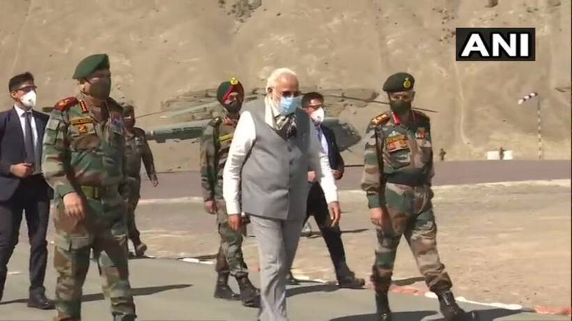गुप्त दौरे पर लेह पहुंचे पीएम मोदी तो लगे वंदे मातरम और भारत माता के जय के नारे