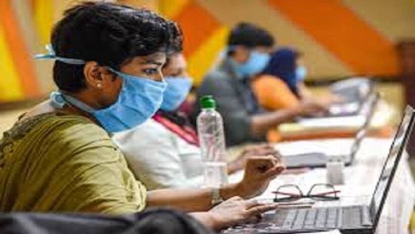 सरकारी कर्मचारियों को त्योहारों से पहले केंद्र सरकार ने दिया तोहफा, दो साल के लिए बढ़ाया एलटीए
