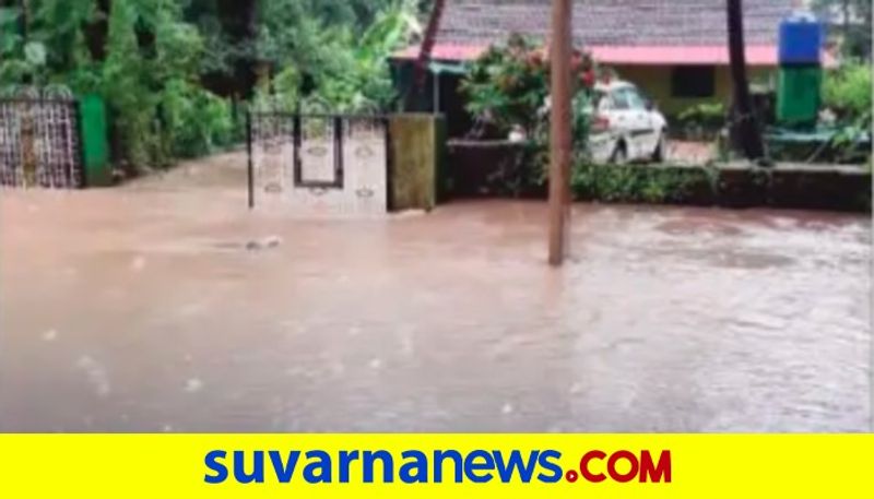 Flood water enters to houses in Uttara kannada