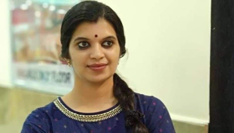 lakshmi bai thamburatti declares that her article against leggings was wrong