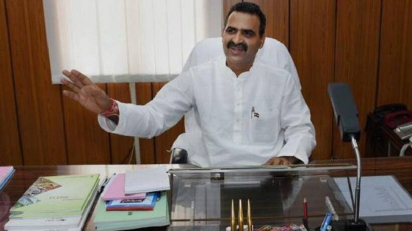 क्या पीएम मोदी के मंत्री की सलाह मानेंगे योगी आदित्यनाथ, बनाएंगे दो बच्चों वाला कानून