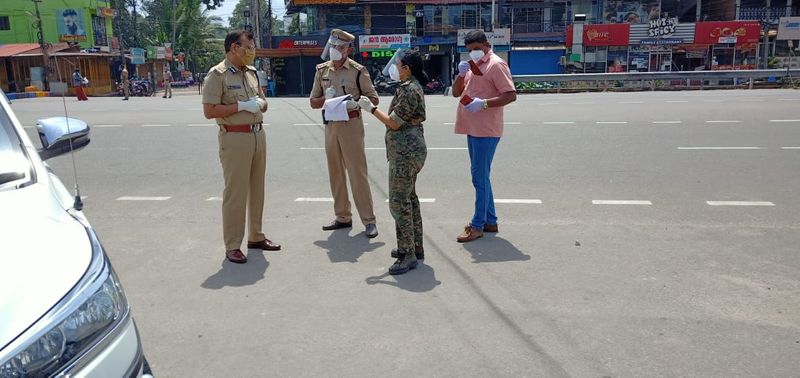 protest in pulluvila against lockdown in trivandrum coastal areas