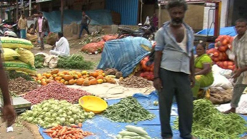 People Rush To Buy necessary items in Koppal district for fear of Lockdown