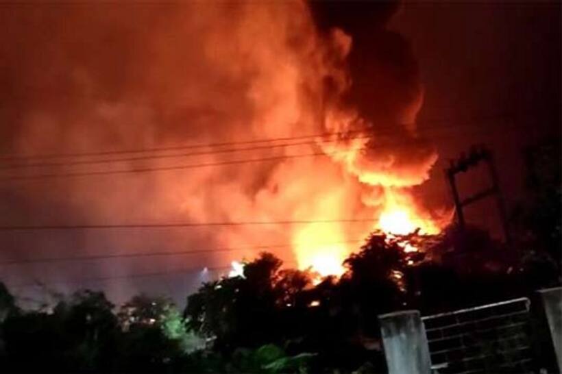 Fire at Vizag fishing harbour : వైఎస్ జగన్ రావాలి, న్యాయం చేయాలి. బాధిత కుటుంబాల ఆందోళణ