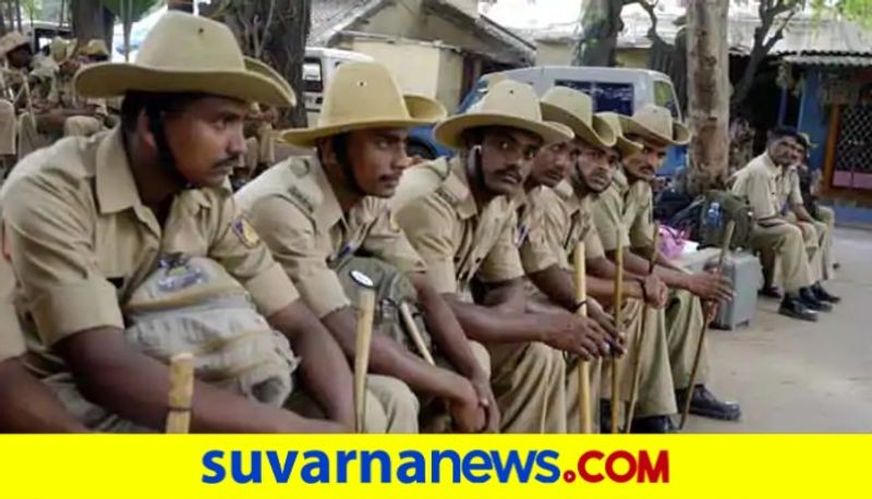 SI of udupi city police station jump into well to rescue old woman