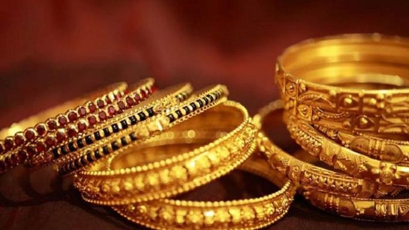 Raid in gold wholesale shop in Kozhikode near one crore fined