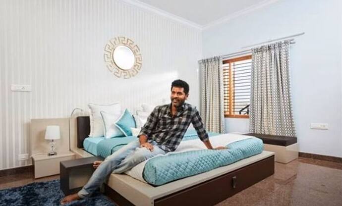 <p>సకల సదుపాయాలు, అన్ని ఏర్పాట్లు ఉన్న ప్రభుదేవా బెడ్ రూం.</p>
