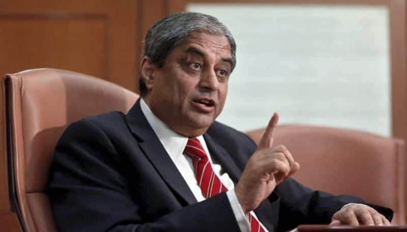 Aditya Puri sells hdfc shares