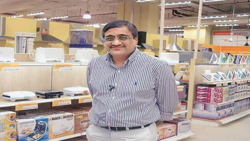 which mistake  cost kishore biyani his future group and bigbazaar to be sold to Mukesh Ambani reliance group