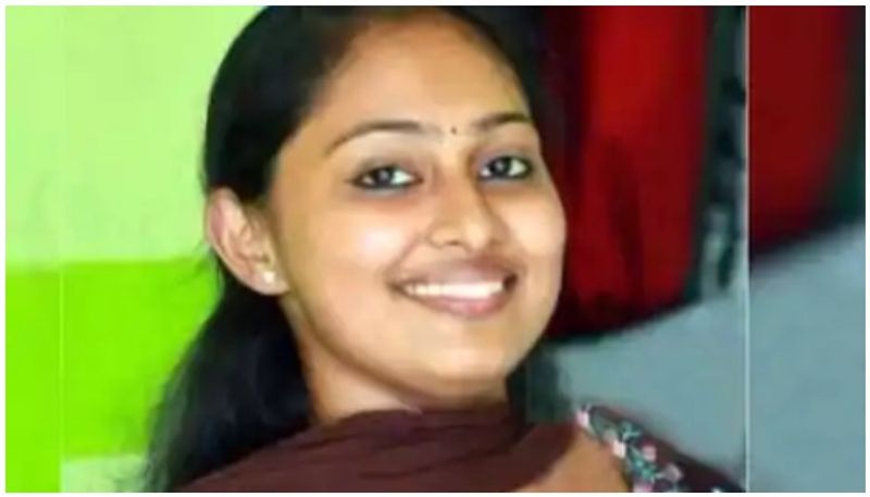 Malayali nurse stabbed to death by husband in US