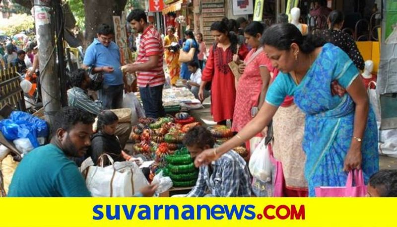 People Rush to Buy Essential Items for Celebrate VaraMahalakshmi Festival in Bengaluru