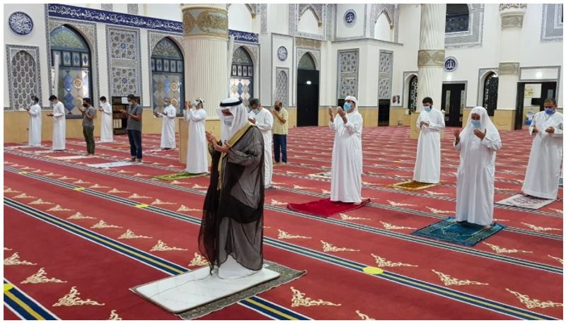 UAE mosques can take in more worshippers from August 3