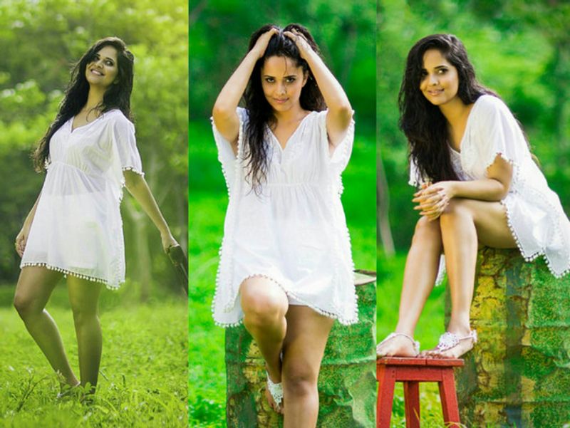 <p style="text-align: justify;">న్యూస్ యాంకర్గా ఎంట్రీ ఇచ్చి తరువాత ఎంటర్టైన్మెంట్ యాంకర్గా మారిన బ్యూటీ అనసూయ. జబర్దస్త్ షోతో అనసూయ ఇమేజ్ తారా స్థాయికి చేరింది. గ్లామరస్ యాంకర్గా కొనసాగుతూనే ఫ్యామిలీ లైఫ్ను కూడా ఎంజాయ్ చేస్తోంది అనసూయ.</p>
<p style="text-align: justify;">న్యూస్ యాంకర్గా ఎంట్రీ ఇచ్చి తరువాత ఎంటర్టైన్మెంట్ యాంకర్గా మారిన బ్యూటీ అనసూయ. జబర్దస్త్ షోతో అనసూయ ఇమేజ్ తారా స్థాయికి చేరింది. గ్లామరస్ యాంకర్గా కొనసాగుతూనే ఫ్యామిలీ లైఫ్ను కూడా ఎంజాయ్ చేస్తోంది అనసూయ.</p>