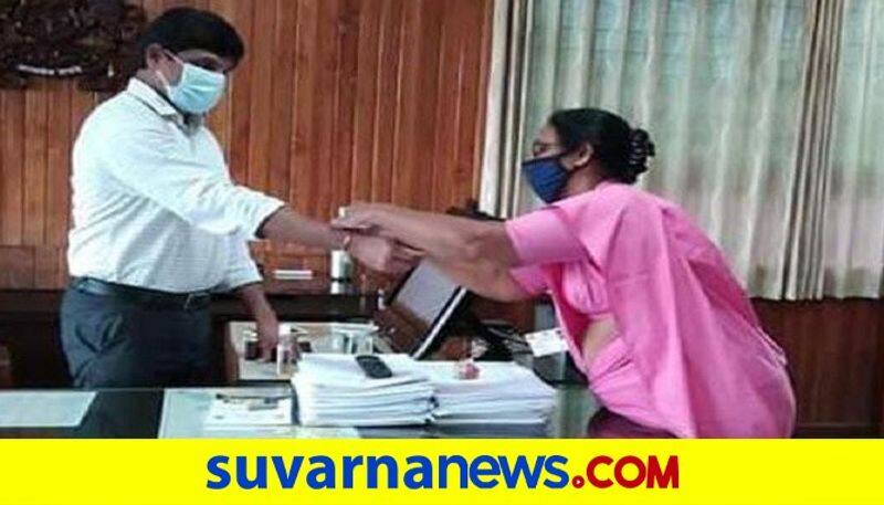 corona warrior rajeevi Ties rakhi To her DC jagadish