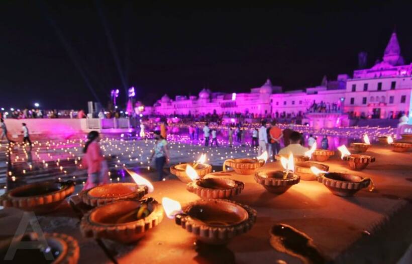 चीन सामान के बहिष्कार के बाद भारत में बिक रहे हैं  गाय के गोबर से बने उत्पाद, दिवाली के 12 उत्पाद तैयार