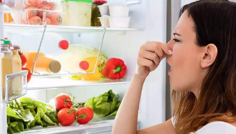 How to remove foul smell from fridge? rsl