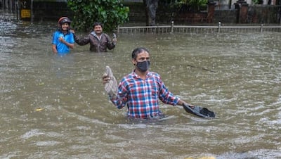 দেশের একাধিক রাজ্যে বৃষ্টি বিপর্যয়, ছাদ হারালেন স্বয়ং দিল্লির মুখ্যমন্ত্রী কেজরি